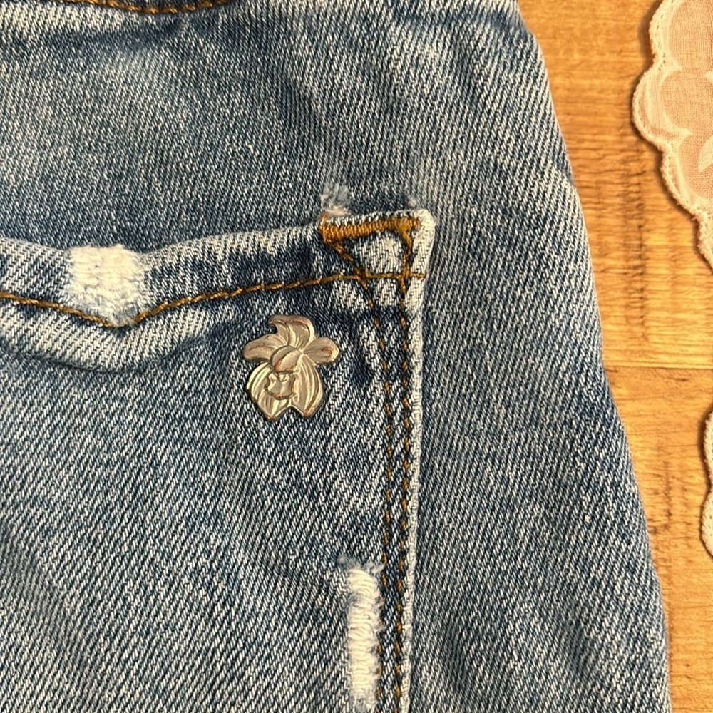 Black Orchid Skinny Boyfriend Jeans. Sz~26. Washed Distressed Denim EUC - Picture 8 of 12